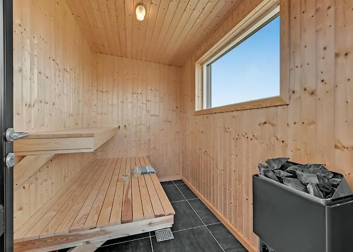 Сasa de vacaciones Awesome In Harboore With Kitchen *